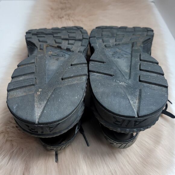 Nike Air Huarache Triple Black Shoes main image 7